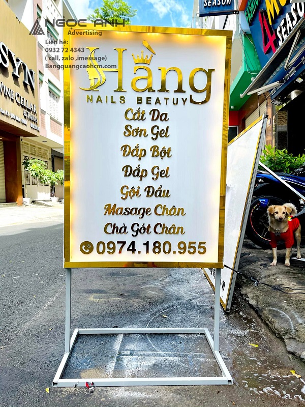 Bảng hiệu chân đứng dễ dàng di chuyển vị trí