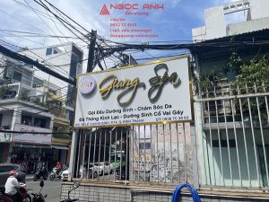 Gia công bảng hiệu alu chữ nổi lấy liền – đúng mẫu, đúng tiến độ