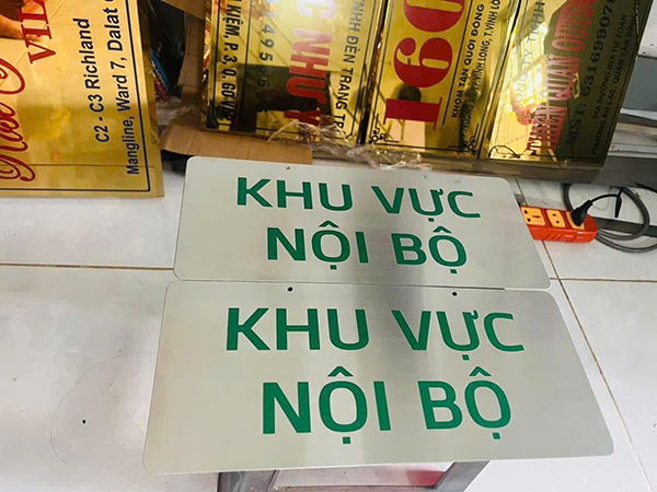 Bảng tên văn phòng inox